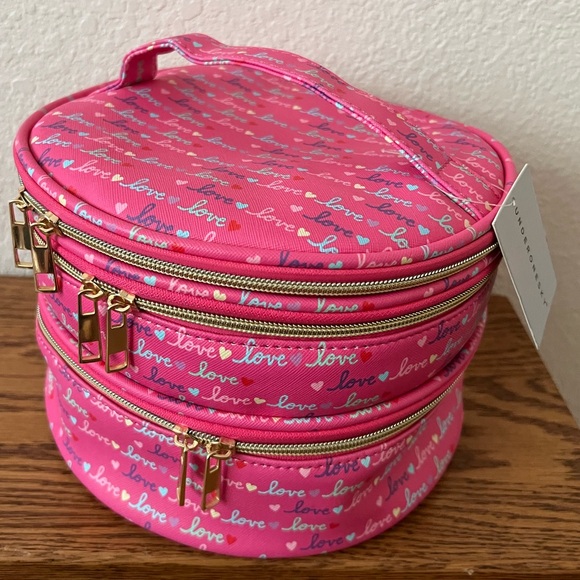 Makeup case with hearts 💜💛💚 - Picture 2 of 5